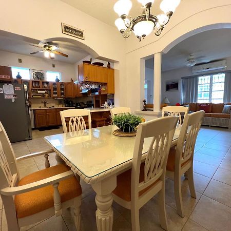 Welcome To The Unpretentious And Breezy Graceville, Steps Away From The Beach Saint James Eksteriør billede