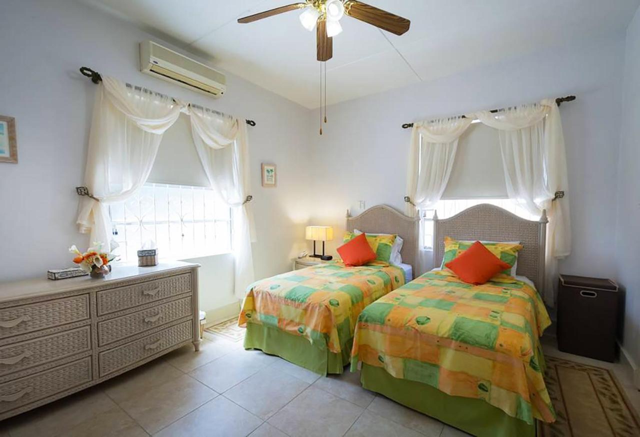 Welcome To The Unpretentious And Breezy Graceville, Steps Away From The Beach Saint James Eksteriør billede