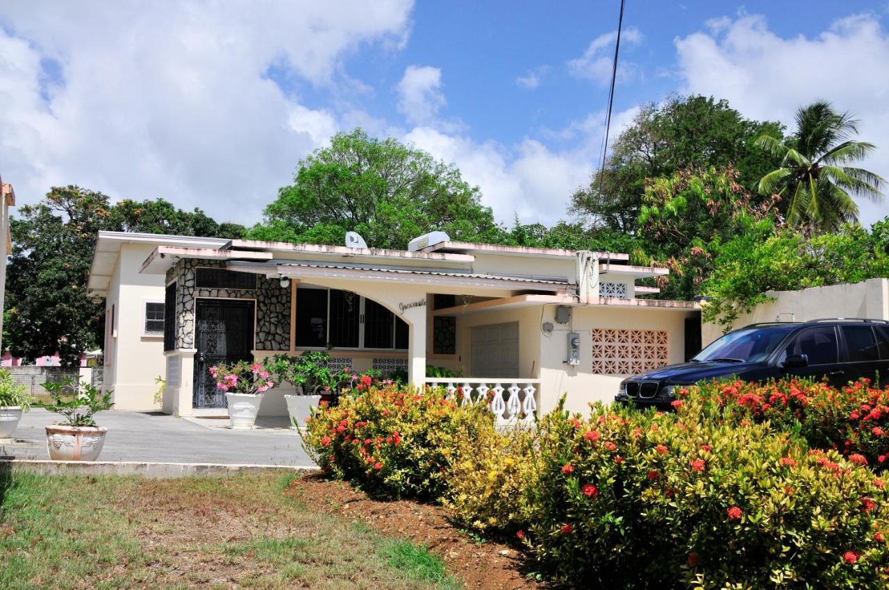 Welcome To The Unpretentious And Breezy Graceville, Steps Away From The Beach Saint James Eksteriør billede