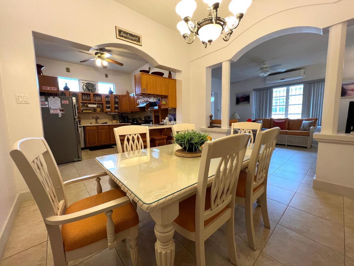 Welcome To The Unpretentious And Breezy Graceville, Steps Away From The Beach Saint James Eksteriør billede