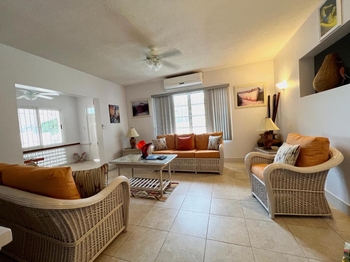 Welcome To The Unpretentious And Breezy Graceville, Steps Away From The Beach Saint James Eksteriør billede