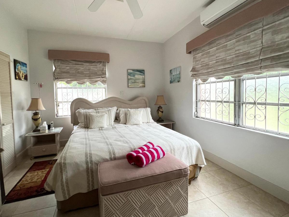 Welcome To The Unpretentious And Breezy Graceville, Steps Away From The Beach Saint James Eksteriør billede