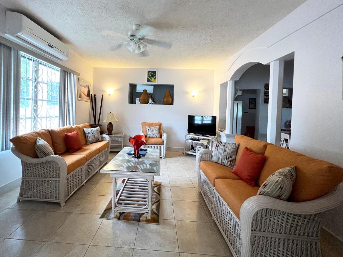 Welcome To The Unpretentious And Breezy Graceville, Steps Away From The Beach Saint James Eksteriør billede
