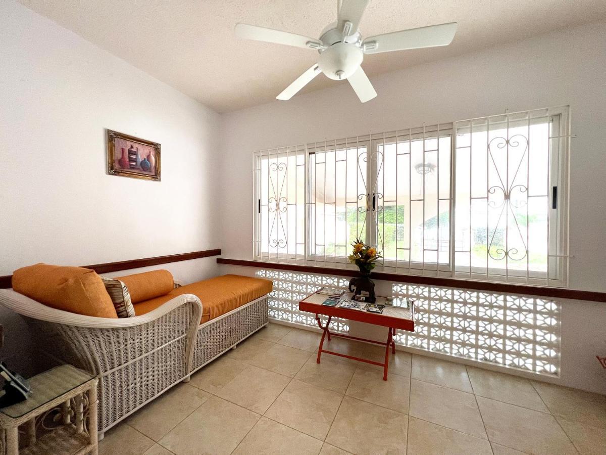 Welcome To The Unpretentious And Breezy Graceville, Steps Away From The Beach Saint James Eksteriør billede